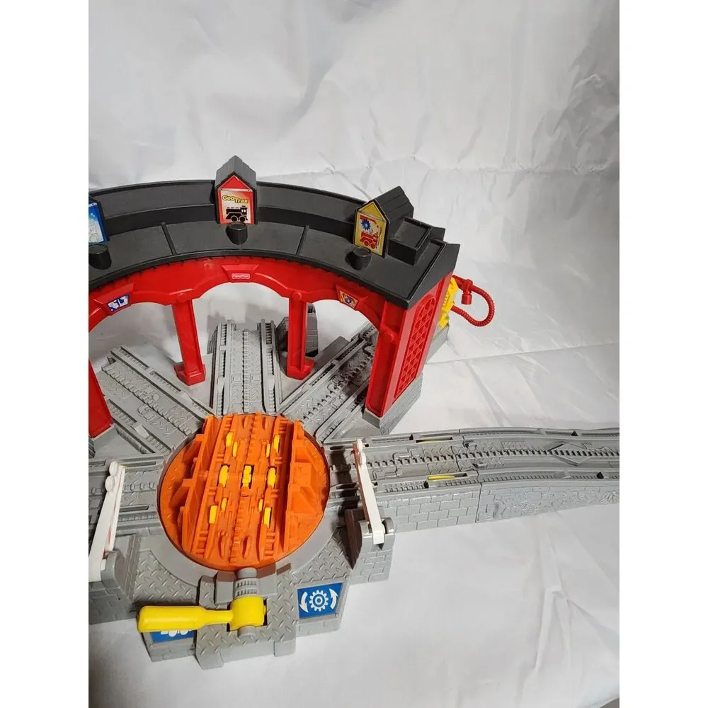 Fisher-Price GeoTrax Station – Vintage Toy Train Set Accessory